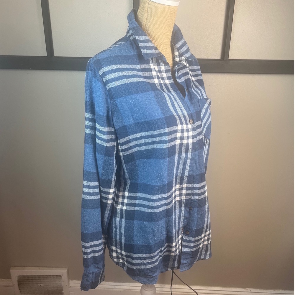 Field Stream Womens Medium Plaid Flannel Button Up Shirt Blue White Long Sleeve